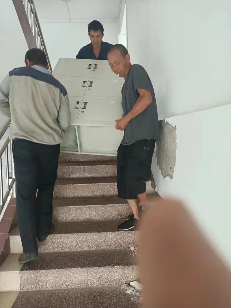 如何高效地进行居民搬家？不同的方法和工具，让搬家过程更加轻松愉快！
